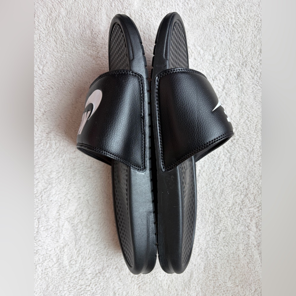 NWOT Nike Benassi JDI Black and White Slide Sandals Men Size 13 - Picture 5 of 9